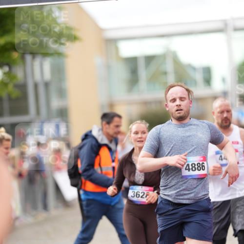 12.06.2026 - Holstenköstenlauf LAZAROV Photography http://msf.ph/oto/9740215 12.06.2026 18:01:07 Laufen 3001, 3100, 3544, 3589, 3628, 3637, 3999, 4013, 4407, 4886 meine-sportfotos.de