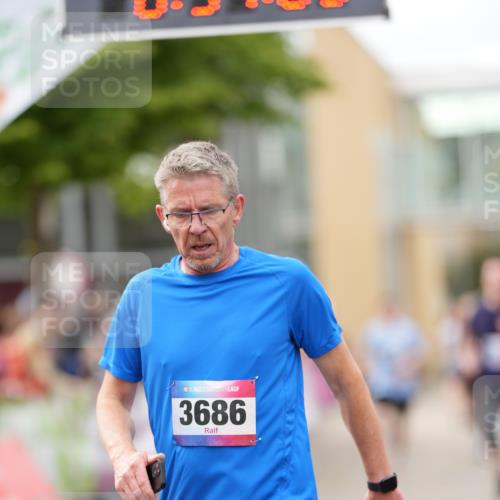 12.06.2026 - Holstenköstenlauf LAZAROV Photography http://msf.ph/oto/9740221 12.06.2026 18:01:01 Laufen 3100, 3589, 3686, 3732, 4030, 4480 meine-sportfotos.de