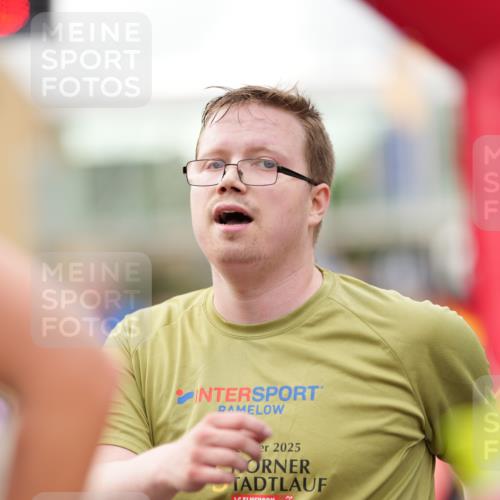 12.06.2026 - Holstenköstenlauf LAZAROV Photography http://msf.ph/oto/9740223 12.06.2026 18:00:58 Laufen 3158, 3686, 3732, 4030, 4480, 4629, 4630, 4885, 4889 meine-sportfotos.de