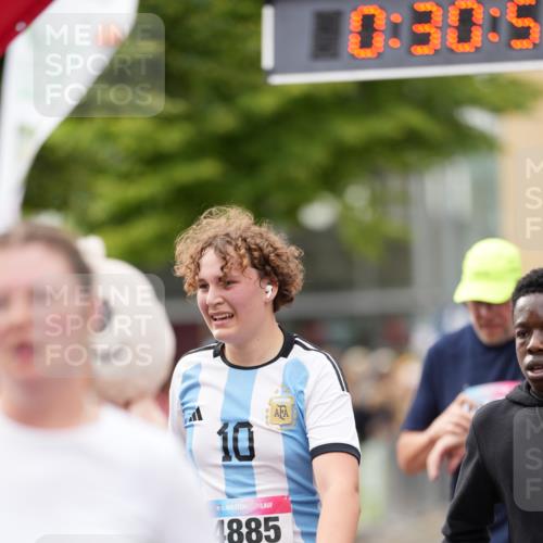 12.06.2026 - Holstenköstenlauf LAZAROV Photography http://msf.ph/oto/9740225 12.06.2026 18:00:55 Laufen 3158, 3299, 3377, 3418, 3686, 3732, 4030, 4480, 4629, 4630, 4885, 4889 meine-sportfotos.de