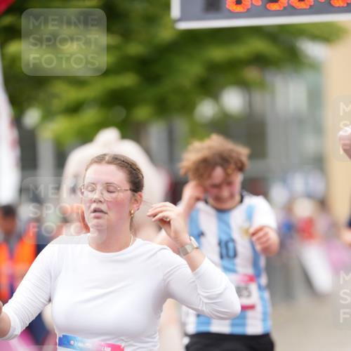 12.06.2026 - Holstenköstenlauf LAZAROV Photography http://msf.ph/oto/9740227 12.06.2026 18:00:54 Laufen 3158, 3245, 3299, 3377, 3418, 3732, 4030, 4480, 4629, 4630, 4885, 4889 meine-sportfotos.de