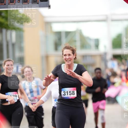 12.06.2026 - Holstenköstenlauf LAZAROV Photography http://msf.ph/oto/9740230 12.06.2026 18:00:52 Laufen 3158, 3245, 3299, 3377, 3418, 3732, 4030, 4051, 4480, 4629, 4630, 4885, 4889 meine-sportfotos.de