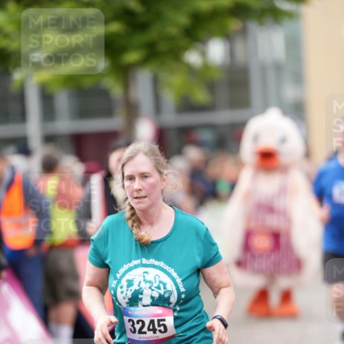 12.06.2026 - Holstenköstenlauf LAZAROV Photography http://msf.ph/oto/9740236 12.06.2026 18:00:49 Laufen 3158, 3245, 3299, 3377, 3418, 4051, 4629, 4630 meine-sportfotos.de