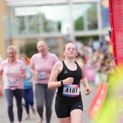 12.06.2026 - Holstenköstenlauf LAZAROV Photography http://msf.ph/oto/9740243 12.06.2026 18:00:37 Laufen 3088, 3197, 3527, 3528, 3741, 3777, 3997, 4107, 4229, 4637, 4917 meine-sportfotos.de