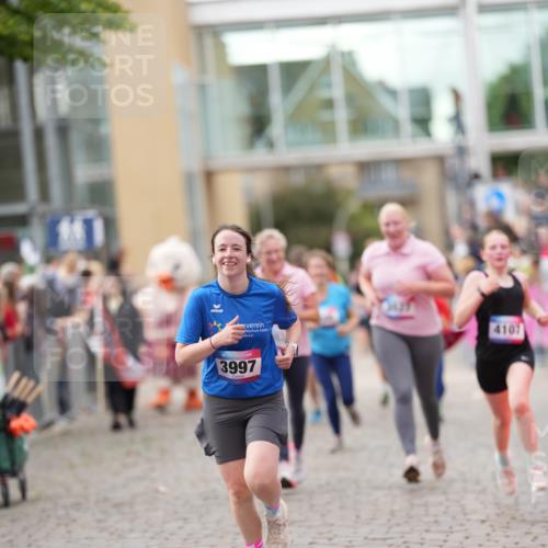 12.06.2026 - Holstenköstenlauf LAZAROV Photography http://msf.ph/oto/9740247 12.06.2026 18:00:35 Laufen 3197, 3527, 3528, 3741, 3777, 3997, 4010, 4107 meine-sportfotos.de