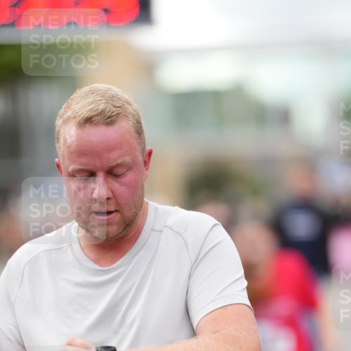 12.06.2026 - Holstenköstenlauf LAZAROV Photography http://msf.ph/oto/9740257 12.06.2026 18:00:27 Laufen 3579, 3805, 3826, 3984, 4010, 4281, 4476 meine-sportfotos.de