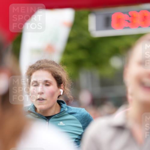 12.06.2026 - Holstenköstenlauf LAZAROV Photography http://msf.ph/oto/9740263 12.06.2026 18:00:18 Laufen 3134, 3286, 3385, 3601, 3623, 3801, 3805, 3807, 3873, 4201, 4414, 4741, 4907 meine-sportfotos.de