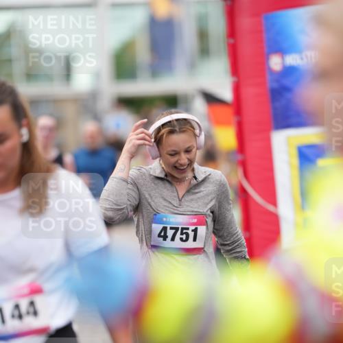 12.06.2026 - Holstenköstenlauf LAZAROV Photography http://msf.ph/oto/9740266 12.06.2026 18:00:13 Laufen 3134, 3144, 3286, 3385, 3601, 3623, 3801, 3846, 3873, 4201, 4402, 4741, 4751 meine-sportfotos.de