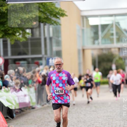 12.06.2026 - Holstenköstenlauf LAZAROV Photography http://msf.ph/oto/9740276 12.06.2026 18:00:00 Laufen 3202, 3404, 3798, 3799, 4117, 4470, 4612, 4900 meine-sportfotos.de