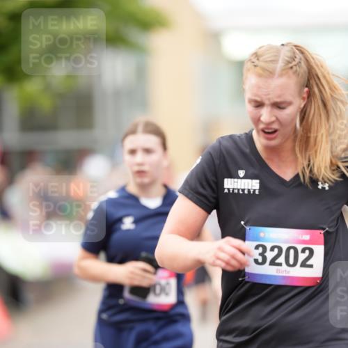 12.06.2026 - Holstenköstenlauf LAZAROV Photography http://msf.ph/oto/9740277 12.06.2026 17:59:56 Laufen 3202, 3404, 3792, 3798, 4612, 4749, 4900 meine-sportfotos.de