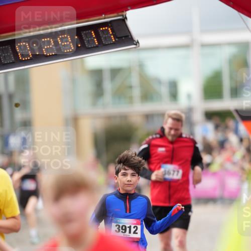 12.06.2026 - Holstenköstenlauf LAZAROV Photography http://msf.ph/oto/9740320 12.06.2026 17:59:15 Laufen 3068, 3676, 3677, 3912, 4016, 4341, 4344, 4481, 4745 meine-sportfotos.de