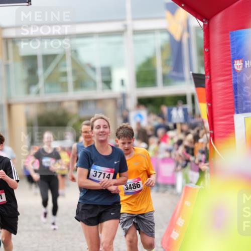 12.06.2026 - Holstenköstenlauf LAZAROV Photography http://msf.ph/oto/9740335 12.06.2026 17:59:04 Laufen 3012, 3389, 3486, 3565, 3644, 3714, 4052, 4317, 4331, 4334, 4667, 4668, 4681 meine-sportfotos.de