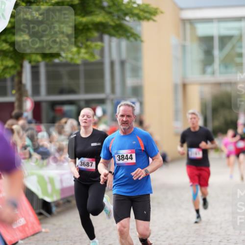 12.06.2026 - Holstenköstenlauf LAZAROV Photography http://msf.ph/oto/9740389 12.06.2026 17:58:15 Laufen 3161, 3687, 3844, 4474, 4784 meine-sportfotos.de