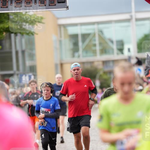 12.06.2026 - Holstenköstenlauf LAZAROV Photography http://msf.ph/oto/9740402 12.06.2026 17:58:01 Laufen 3303, 3312, 3463, 3571, 3747, 3869, 3880, 3894, 4007, 4033, 4220, 4329, 4406, 4507, 4532, 4585, 4604, 4660, 4910 meine-sportfotos.de