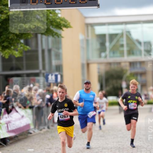 12.06.2026 - Holstenköstenlauf LAZAROV Photography http://msf.ph/oto/9740507 12.06.2026 17:56:26 Laufen 3156, 3794, 4073, 4263, 4899 meine-sportfotos.de