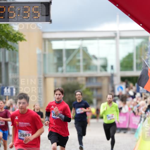 12.06.2026 - Holstenköstenlauf LAZAROV Photography http://msf.ph/oto/9740566 12.06.2026 17:55:33 Laufen 3048, 3258, 3982, 3990, 4032, 4043, 4290 meine-sportfotos.de