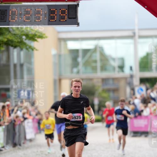 12.06.2026 - Holstenköstenlauf LAZAROV Photography http://msf.ph/oto/9740683 12.06.2026 17:53:37 Laufen 3445, 3900, 3906, 3995, 4925 meine-sportfotos.de