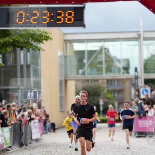 12.06.2026 - Holstenköstenlauf LAZAROV Photography http://msf.ph/oto/9740685 12.06.2026 17:53:36 Laufen 3445, 3900, 3906, 4925 meine-sportfotos.de