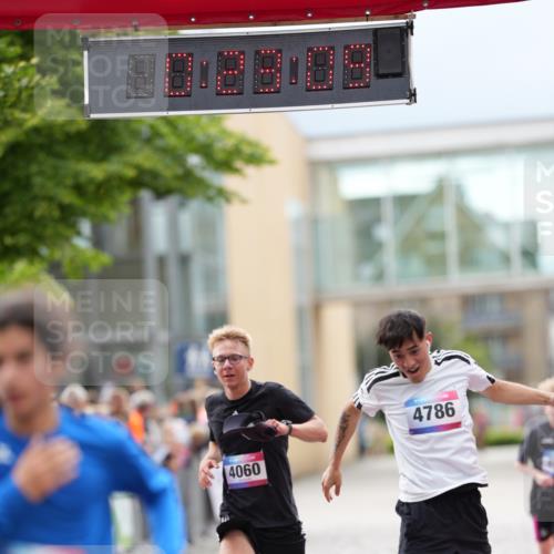 12.06.2026 - Holstenköstenlauf LAZAROV Photography http://msf.ph/oto/9740705 12.06.2026 17:53:07 Laufen 3923, 4042, 4060, 4786 meine-sportfotos.de