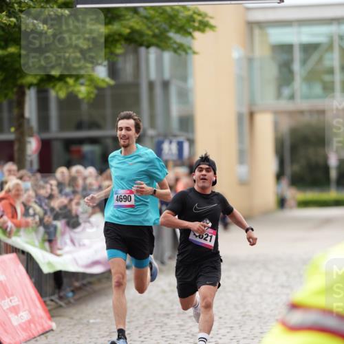 12.06.2026 - Holstenköstenlauf LAZAROV Photography http://msf.ph/oto/9740733 12.06.2026 17:52:10 Laufen 4568, 4621, 4690 meine-sportfotos.de