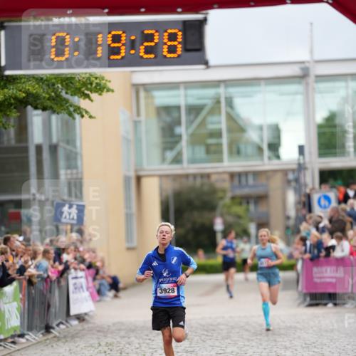 12.06.2026 - Holstenköstenlauf LAZAROV Photography http://msf.ph/oto/9740812 12.06.2026 17:49:26 Laufen 3928, 4322, 4811 meine-sportfotos.de