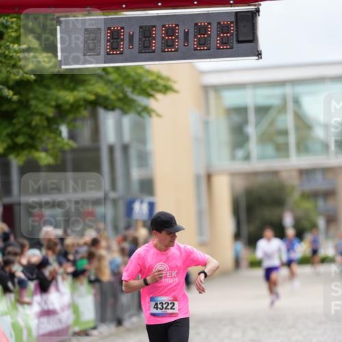 12.06.2026 - Holstenköstenlauf LAZAROV Photography http://msf.ph/oto/9740819 12.06.2026 17:49:20 Laufen 3961, 4322, 4897 meine-sportfotos.de
