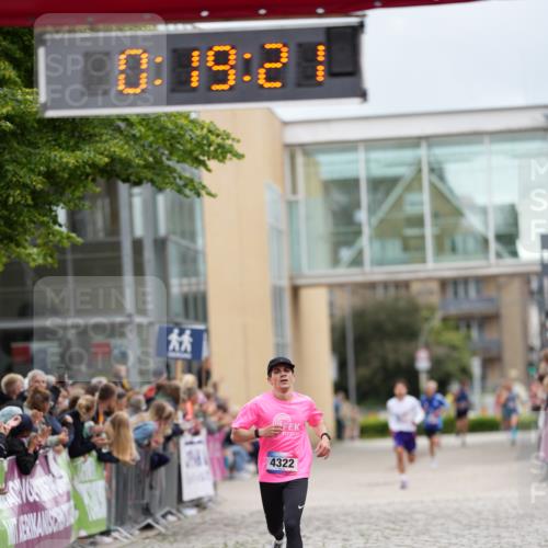 12.06.2026 - Holstenköstenlauf LAZAROV Photography http://msf.ph/oto/9740822 12.06.2026 17:49:19 Laufen 3961, 4322, 4897 meine-sportfotos.de