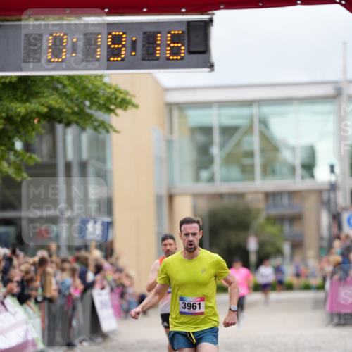 12.06.2026 - Holstenköstenlauf LAZAROV Photography http://msf.ph/oto/9740826 12.06.2026 17:49:14 Laufen 3961, 4897 meine-sportfotos.de