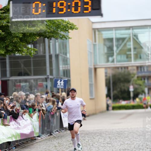 12.06.2026 - Holstenköstenlauf LAZAROV Photography http://msf.ph/oto/9740833 12.06.2026 17:49:01 Laufen 3059, 3719, 4611 meine-sportfotos.de