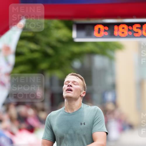 12.06.2026 - Holstenköstenlauf LAZAROV Photography http://msf.ph/oto/9740843 12.06.2026 17:48:48 Laufen 3121, 4202 meine-sportfotos.de