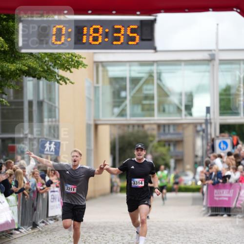 12.06.2026 - Holstenköstenlauf LAZAROV Photography http://msf.ph/oto/9740855 12.06.2026 17:48:33 Laufen 3311, 3314 meine-sportfotos.de