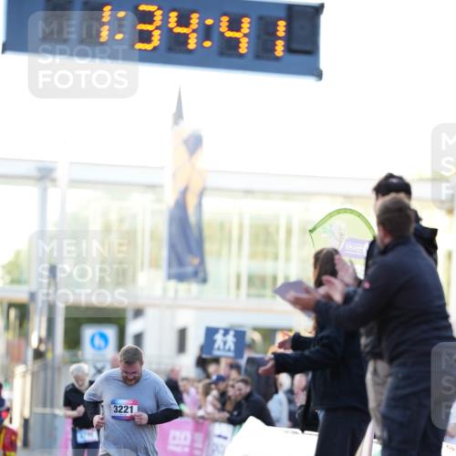 12.06.2026 - Holstenköstenlauf LAZAROV Photography http://msf.ph/oto/9740910 12.06.2026 20:34:39 Laufen 1, 34, 41, 3221, 3 meine-sportfotos.de