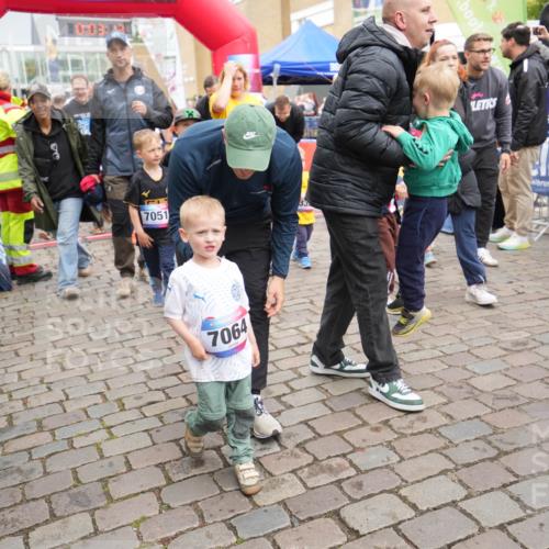 12.06.2026 - Holstenköstenlauf LAZAROV Photography http://msf.ph/oto/9740944 12.06.2026 15:03:14 Laufen 10, 03, 3, 7051, 7064, 2 meine-sportfotos.de