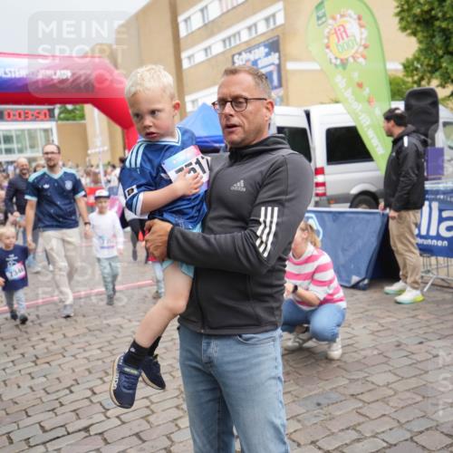 12.06.2026 - Holstenköstenlauf LAZAROV Photography http://msf.ph/oto/9740964 12.06.2026 15:03:50 Laufen 0, 03, 50, 7346, 7353, 517, 600, 7 meine-sportfotos.de