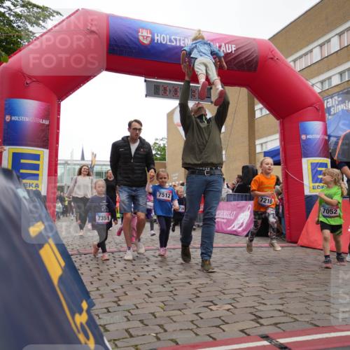 12.06.2026 - Holstenköstenlauf LAZAROV Photography http://msf.ph/oto/9741053 12.06.2026 15:13:05 Laufen 7351, 7512, 7210, 7052 meine-sportfotos.de