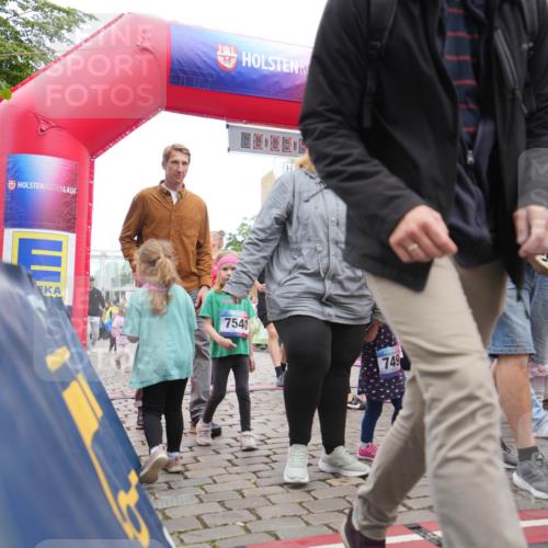 12.06.2026 - Holstenköstenlauf LAZAROV Photography http://msf.ph/oto/9741085 12.06.2026 15:14:19 Laufen 7540, 749, 732 meine-sportfotos.de