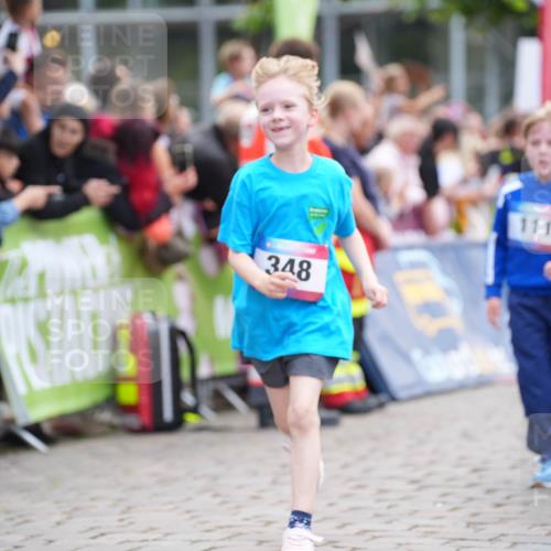 12.06.2026 - Holstenköstenlauf LAZAROV Photography http://msf.ph/oto/9741303 12.06.2026 15:37:05 Laufen 348, 111, 1260, 81, 91, 365, 537, 761, 762, 1010, 1416 meine-sportfotos.de