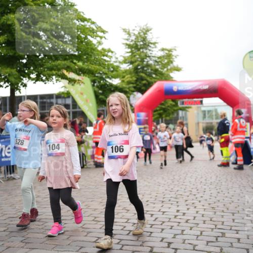 12.06.2026 - Holstenköstenlauf LAZAROV Photography http://msf.ph/oto/9741446 12.06.2026 15:39:29 Laufen 527, 528, 104, 01, 111, 106, 779, 925, 1547 meine-sportfotos.de