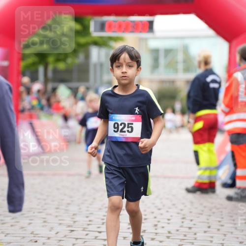 12.06.2026 - Holstenköstenlauf LAZAROV Photography http://msf.ph/oto/9741452 12.06.2026 15:39:36 Laufen 54, 925, 541, 774, 779, 1365, 1375, 1547 meine-sportfotos.de
