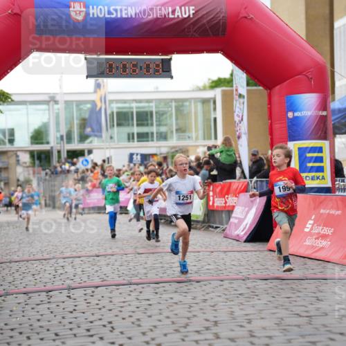 12.06.2026 - Holstenköstenlauf LAZAROV Photography http://msf.ph/oto/9741623 12.06.2026 16:06:11 Laufen 100, 1251, 199, 5, 57, 155, 196, 199, 344, 424, 813, 1004, 1251, 1451, 1517 meine-sportfotos.de