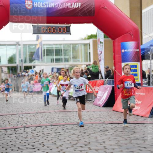 12.06.2026 - Holstenköstenlauf LAZAROV Photography http://msf.ph/oto/9741624 12.06.2026 16:06:11 Laufen 10, 06, 09, 19, 1251, 199, 57, 155, 196, 199, 344, 424, 813, 1004, 1251, 1451, 1517 meine-sportfotos.de