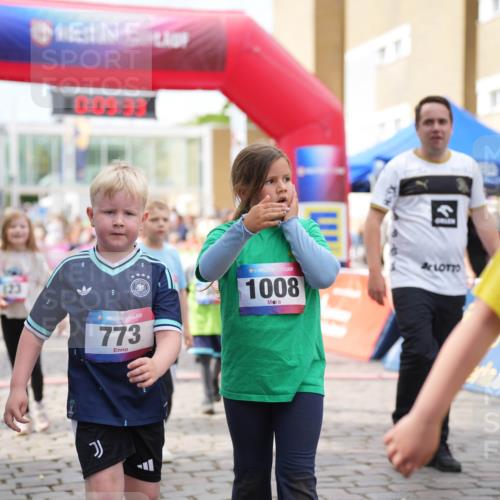 12.06.2026 - Holstenköstenlauf LAZAROV Photography http://msf.ph/oto/9741927 12.06.2026 16:09:35 Laufen 35, 773, 36, 1008, 555, 811, 822, 935, 1134, 1136, 1235, 1237, 1254 meine-sportfotos.de