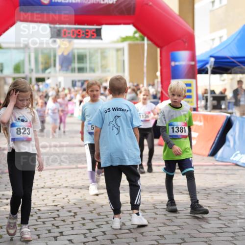 12.06.2026 - Holstenköstenlauf LAZAROV Photography http://msf.ph/oto/9741931 12.06.2026 16:09:37 Laufen 10, 09, 35, 823, 5, 1136, 1381, 332, 811, 822, 935, 1134, 1237, 1254 meine-sportfotos.de