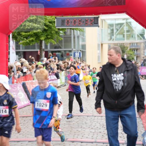 12.06.2026 - Holstenköstenlauf LAZAROV Photography http://msf.ph/oto/9742158 12.06.2026 16:21:30 Laufen 210, 1314, 1029, 470, 71, 470, 606, 613, 696, 830, 837, 947, 950, 1545 meine-sportfotos.de