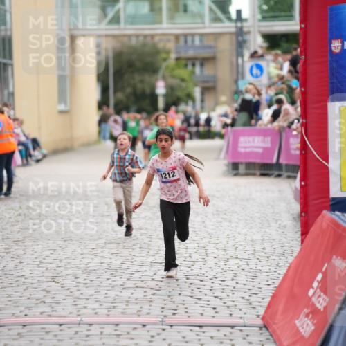 12.06.2026 - Holstenköstenlauf LAZAROV Photography http://msf.ph/oto/9742413 12.06.2026 16:24:30 Laufen 1212, 691, 1212 meine-sportfotos.de