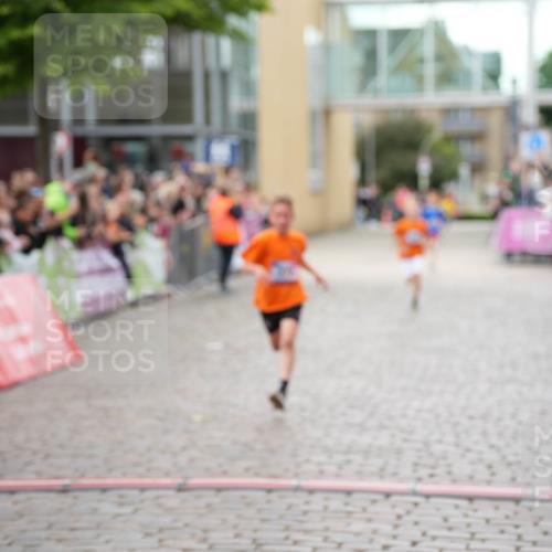 12.06.2026 - Holstenköstenlauf LAZAROV Photography http://msf.ph/oto/9742492 12.06.2026 16:34:50 Laufen 224, 373, 376 meine-sportfotos.de