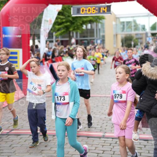 12.06.2026 - Holstenköstenlauf LAZAROV Photography http://msf.ph/oto/9742596 12.06.2026 16:36:16 Laufen 19, 173, 0, 06, 14, 14, 979, 15, 19, 109, 216, 270, 271, 272, 487, 488, 622, 629, 638, 979, 1165, 1282, 1289, 1430, 1432, 1448, 1472, 1496 meine-sportfotos.de