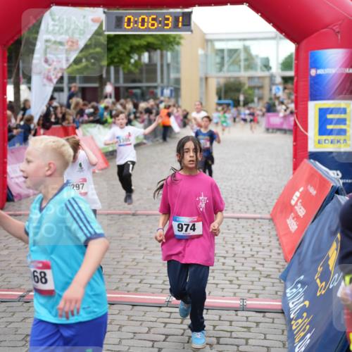 12.06.2026 - Holstenköstenlauf LAZAROV Photography http://msf.ph/oto/9742630 12.06.2026 16:36:34 Laufen 743, 0, 0, 06, 3, 68, 297, 974, 181, 223, 453, 728, 974, 1297, 1305 meine-sportfotos.de