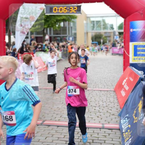 12.06.2026 - Holstenköstenlauf LAZAROV Photography http://msf.ph/oto/9742631 12.06.2026 16:36:34 Laufen 0, 06, 32, 1297, 305, 168, 974, 181, 223, 453, 728, 974, 1297, 1305 meine-sportfotos.de