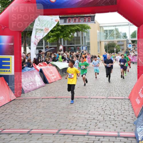 12.06.2026 - Holstenköstenlauf LAZAROV Photography http://msf.ph/oto/9742640 12.06.2026 16:36:41 Laufen 8919, 29, 453, 725, 1156, 75, 250, 263, 269, 453, 493, 645, 725, 728, 730, 878, 1094, 1156, 1172, 1304 meine-sportfotos.de